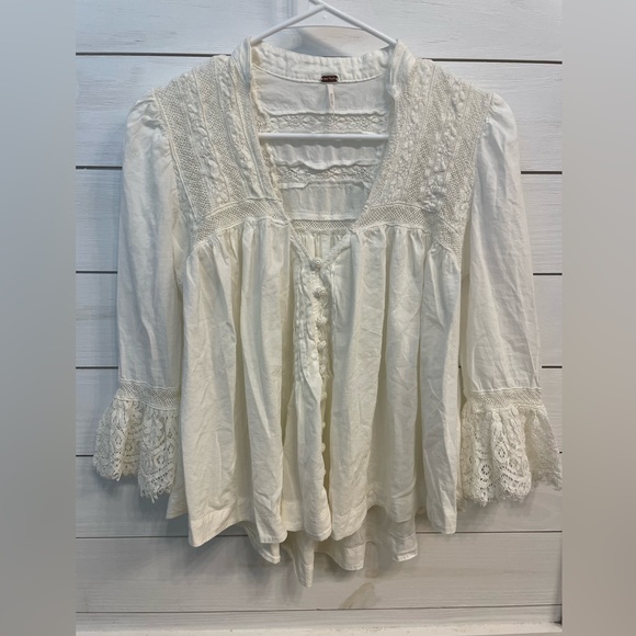 Free People Tops - Free People Cream Lace Bell Sleeve Top Blouse Size XS